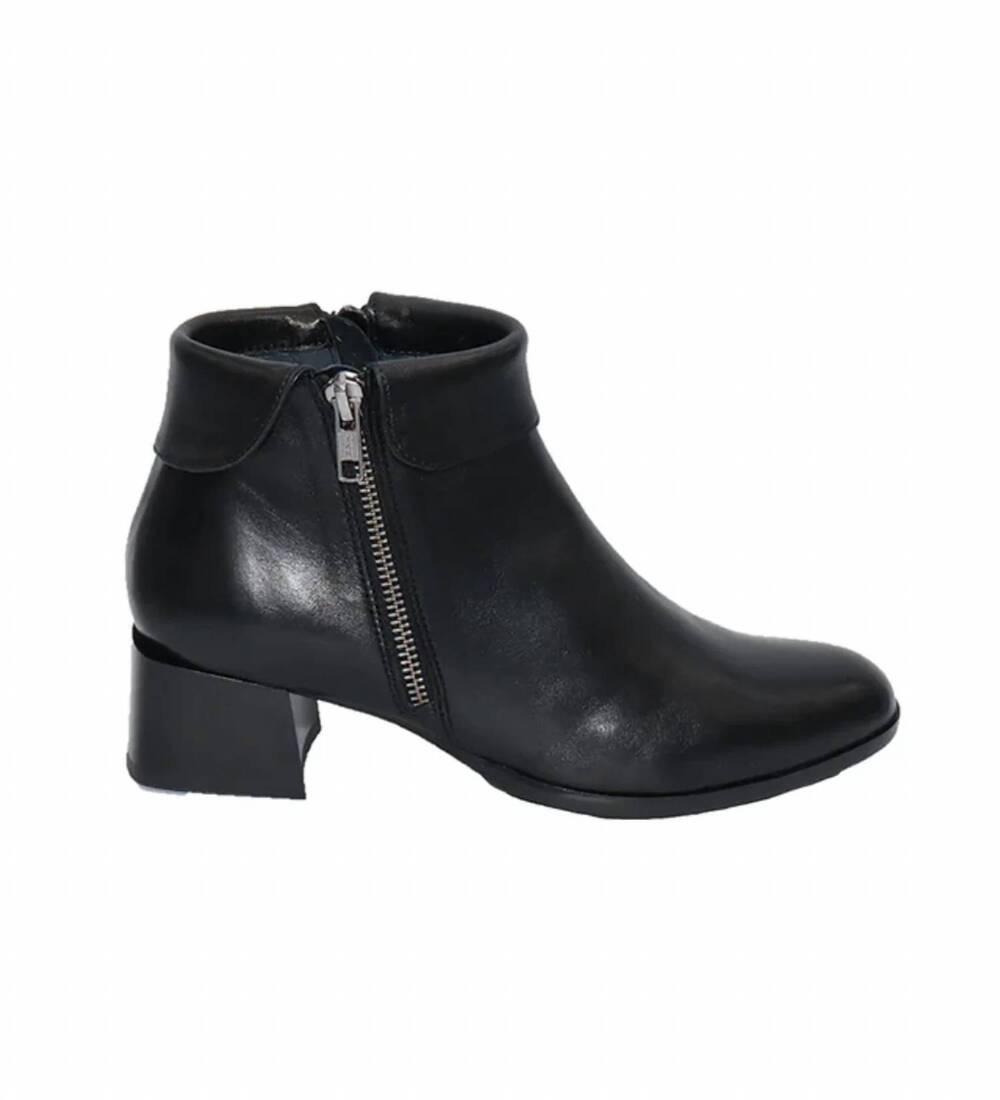 NEW ERIC MICHAEL women's sonia boot in black